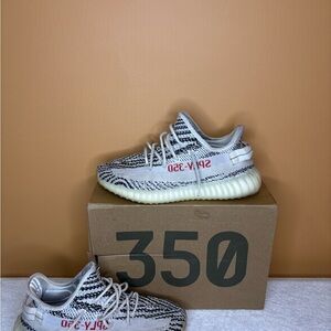 Yeezy Boost 350 V2 Sneakers